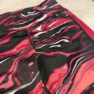 Red and Black Swirl Patterned Athletic Pants Size Small